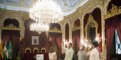 La tecnología LED ilumina el Palacio Provincial y el Edificio Roma de la Diputación de Cádiz