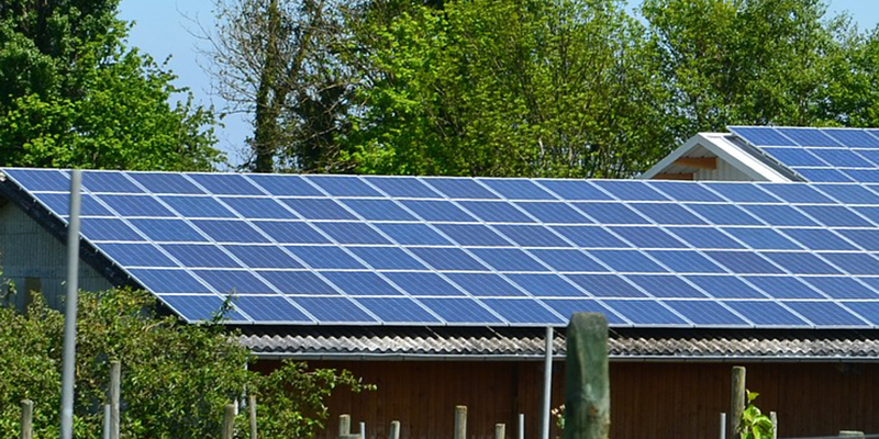 Científicos de la UOC desarrollan un sistema fotovoltaico doméstico para abastecer de energía a los centros de datos. 