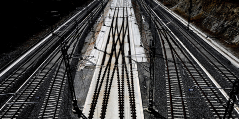 Ahorro energético y reducción de emisiones con la recuperación de la energía del frenado regenerativo de los trenes