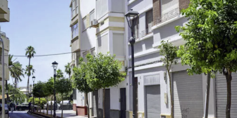 El Ayuntamiento de Almería aprueba la licitación para el mantenimiento y renovación del alumbrado público