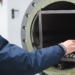 Materiales que triplican la capacidad de almacenamiento energético de acumuladores térmicos industriales