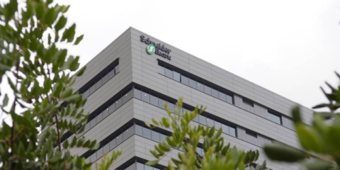 Schneider Electric se asocia con distribuidores IT para ofrecer servicios de gestión energética