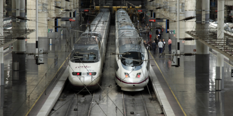 Adif AV licita un contrato para 21 instalaciones de autoconsumo en la infraestructura ferroviaria