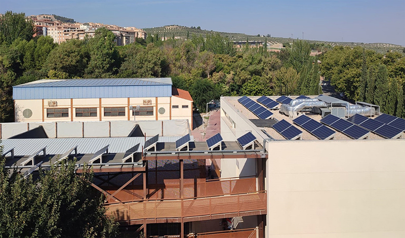 placas solares en centro educativo