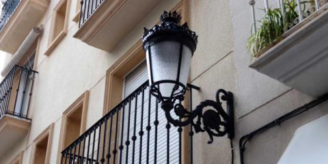 Comienza la instalación de 250 luminarias LED con telegestión en el casco antiguo de Benidorm