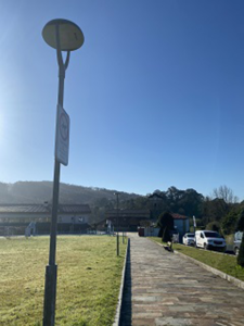 Farola en una calle de Lemoiz.