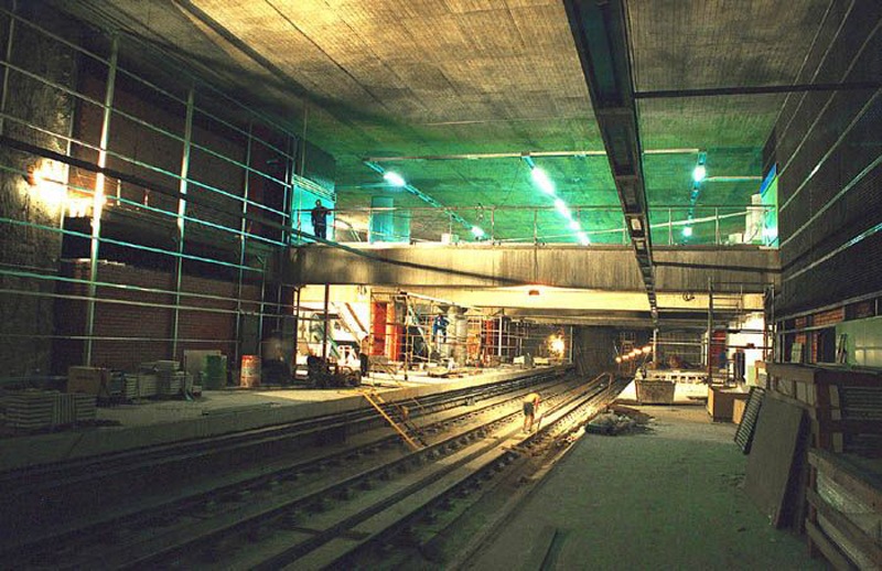 Obras en las instalaciones del metro de Madrid.