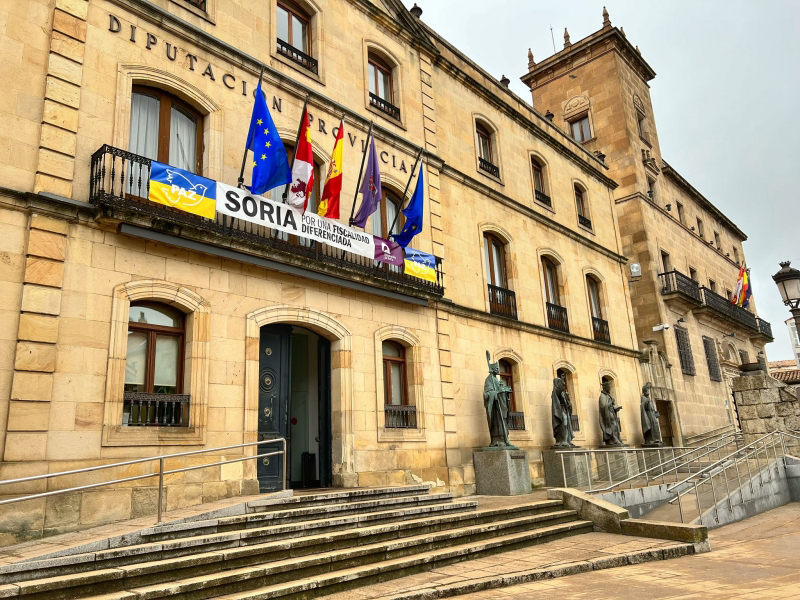Fachada del Palacio provincial de la Diputación de Soria.