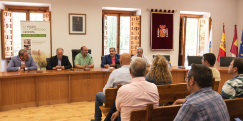 ADAC firma 34 contratos para instalar sistemas de energía limpia para autoconsumo en municipios