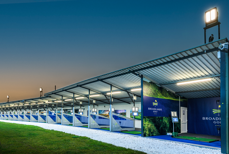 Instalación Broadlands Golf con productos Ansell Lighting.