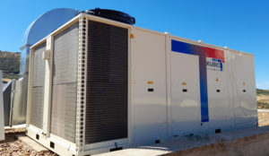 Modelo kubic next 065i de Hitecsa instalado en un exterior.