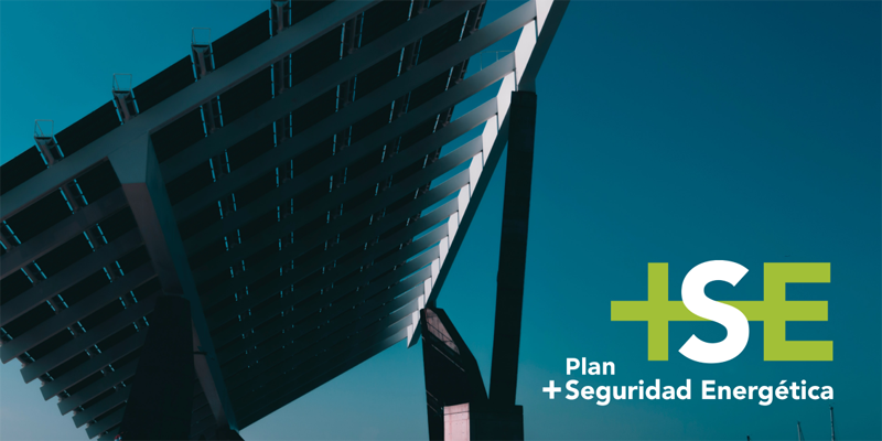 Placas solares y anuncio del Plan + Seguridad Energética.