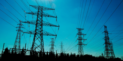 Luz verde de la CE a la prórroga del mecanismo ibérico para reducir el precio de la electricidad