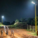 Schréder dona y coloca luminarias solares en un pueblo de Sudáfrica para crear un entorno seguro