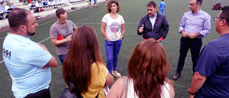 Un sistema de aprovechamiento solar permitirá mejorar la eficiencia energética en campos de futbol en Tenerife.agua caliente sanitaria