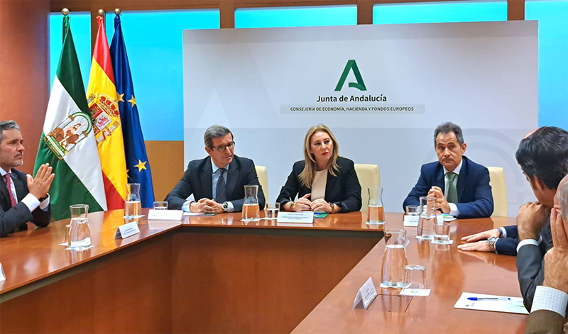La Junta de Andalucía ha ahorrado unos 130 millones en su factura eléctrica a través de un acuerdo marco