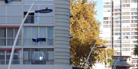 El Ayuntamiento de Benidorm renueva el alumbrado público de la zona de Levante