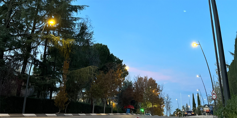 La Avenida de los Reyes Católicos de Majadahonda cuenta con nuevas farolas con tecnología LED