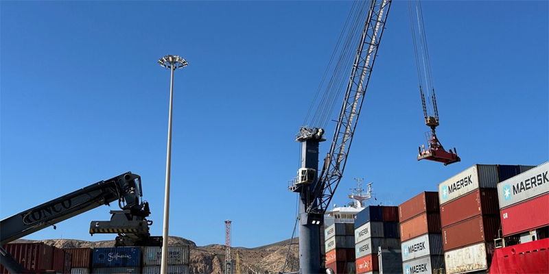La Autoridad Portuaria de Almería saca a licitación la instalación de cuatro torres de iluminación de bajo consumo