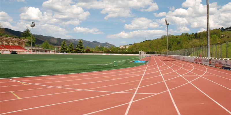 A concurso público la mejora de la iluminación del campo de fútbol y la pista de atletismo de Mintxeta en Elgoibar