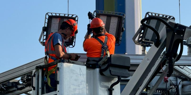 El cambio de luminarias del Puente de la Unión de Zaragoza permite un ahorro energético del 75%