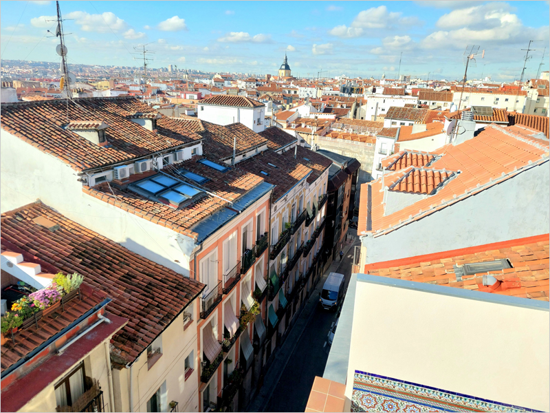 La comunidad residencial Tres Peces en Madrid obtiene mayor rendimiento y eficiencia energética con el sistema BMS de Schneider Electric