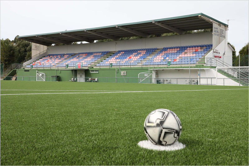 El campo de fútbol de Estremas en Pontevedra emprenderá obras para mejorar su eficiencia energética 