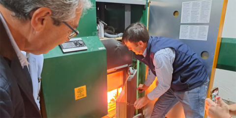 Centros públicos de los municipios malagueños de Ojén y Tolox instalan biomasa como calefacción