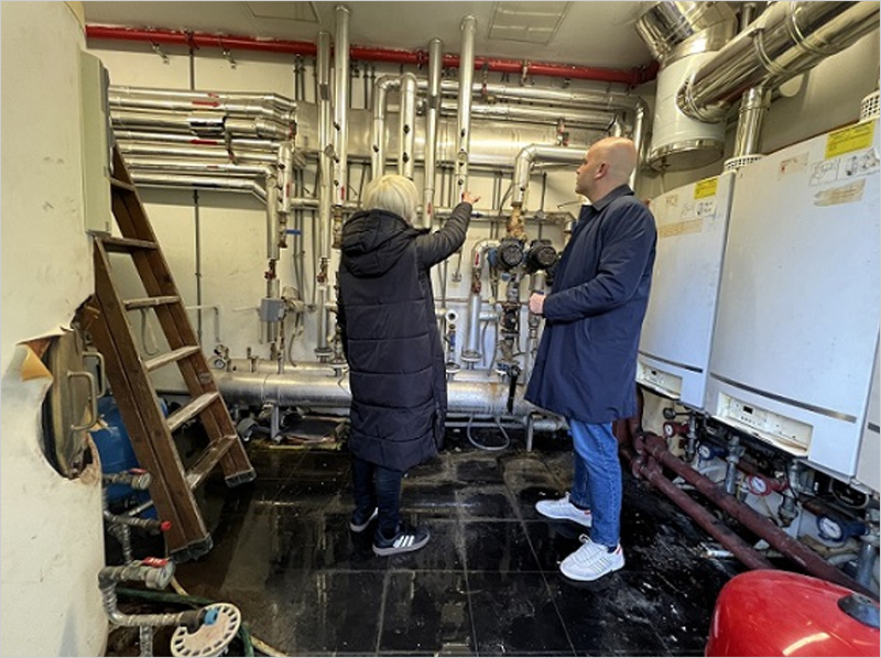 En marcha la instalación de la caldera de biomasa en el albergue Ulia de San Sebastián