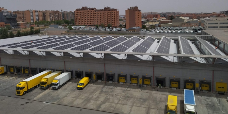 El centro logístico de Correos en Vallecas dispone de una instalación de autoconsumo de 518 kWp