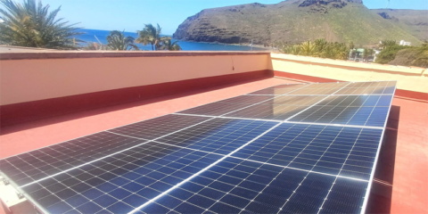 A licitación la instalación de placas fotovoltaicas en edificios municipales de San Sebastián de La Gomera