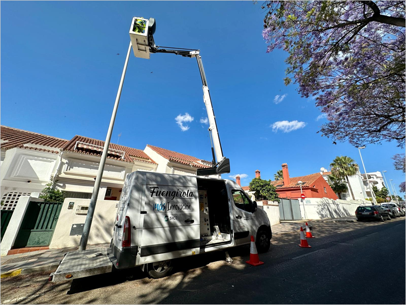 El Ayuntamiento de Fuengirola inicia los trabajos para incluir tecnología LED en el 100% del alumbrado público