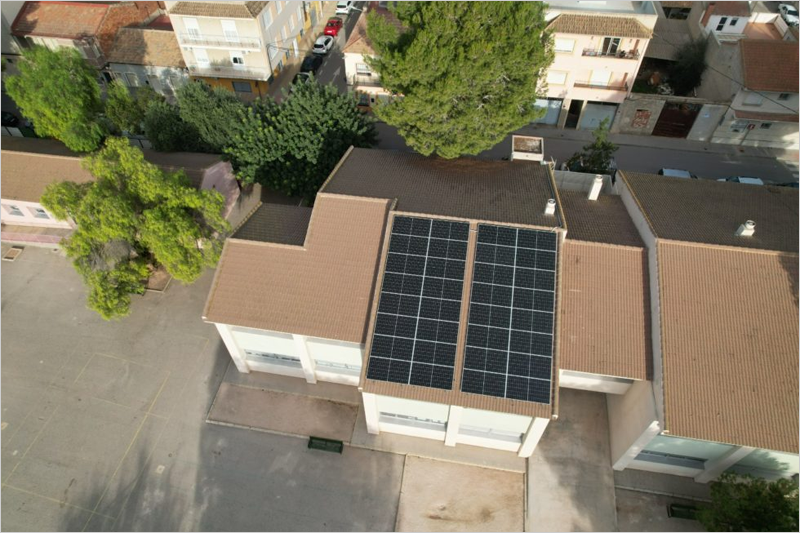 El Ayuntamiento de Rafal ahorra en la factura gracias a la instalación de placas solares en edificios municipales