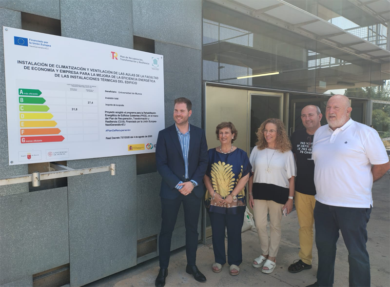 Avanza la renovación del sistema de climatización de la Facultad de Economía y Empresa de Murcia