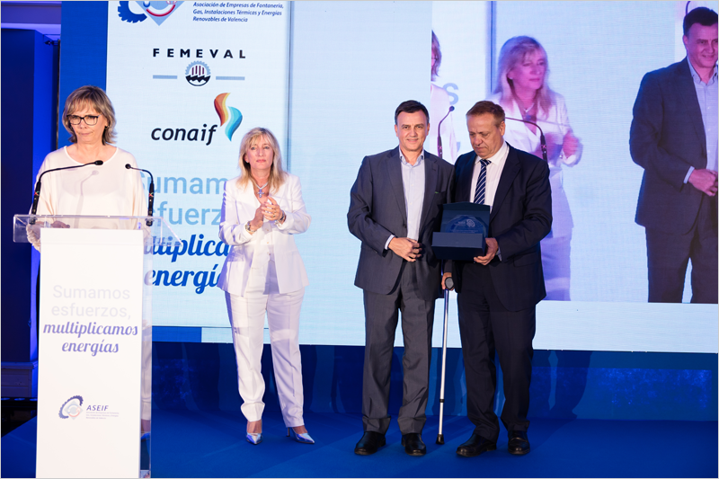 Reconocimiento a Bosch Home Comfort por la donación de equipos de calefacción y ACS a los afectados por la dana