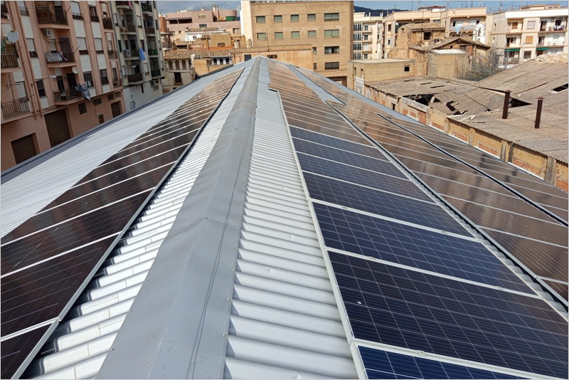 La cubierta de la Nave BIC de la Real Fábrica de Alcora cuenta con una instalación solar fotovoltaica
