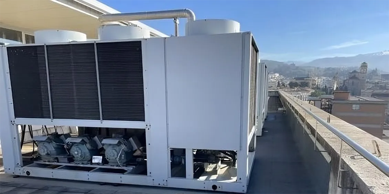 La ETSI de Caminos, Canales y Puertos de la Universidad de Granada renueva su sistema de climatización