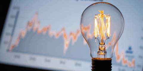 La demanda de electricidad de los consumidores crece un 3% en 2024 y el autoconsumo representa el 5%, según la CNMC