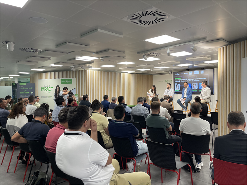 Alianza entre Schneider Electric y ATuAire by Iberdrola para impulsar la descarbonización energética