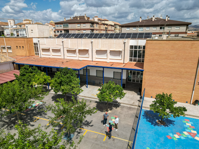 Los colegios San José de Calasanz y Virgen del Río de Huércal-Overa cuentan con placas solares