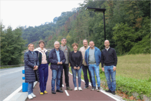 Finaliza la instalación de farolas solares en el tramo entre los municipios de Ikaztegieta y Legorreta