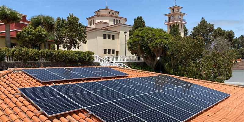 La transición energética y el autoconsumo permiten a El Rosario ahorrar hasta un 70% en su factura eléctrica