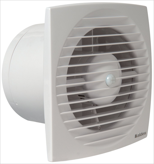 El extractor puntual inteligente Design de Aldes ofrece una ventilación intermitente eficiente