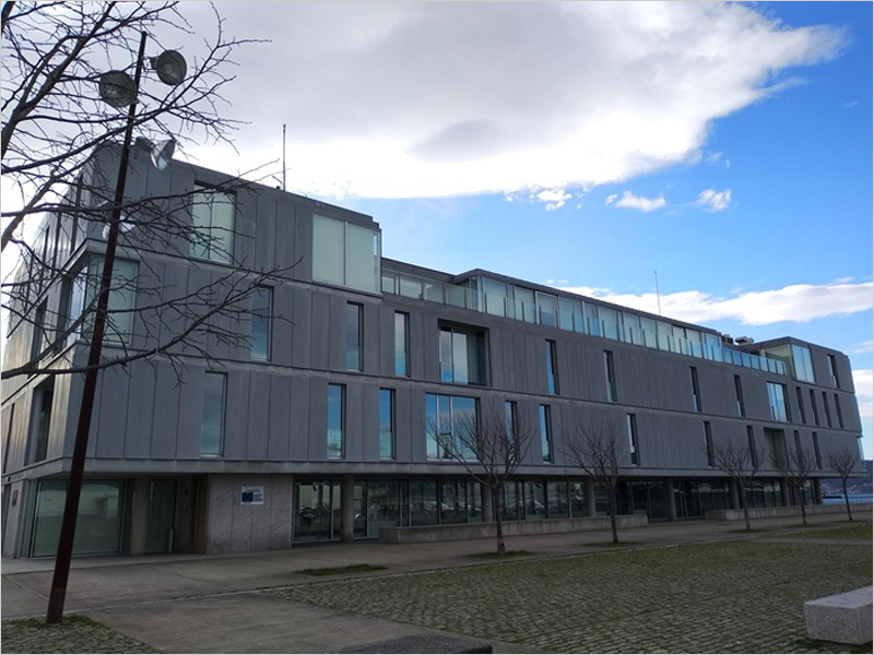 A licitacón la instalación de paneles fotovoltaicos en edificios de la Autoridad Portuaria de Marín y Ría de Pontevedra 