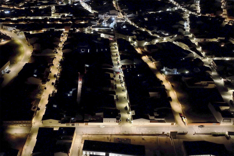 Artecoin finaliza la renovación del alumbrado público de La Zarza mejorando su eficiencia energética 