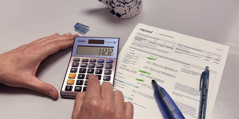 Las sesiones, gratuitas y abiertas a toda la población, proporcionan herramientas prácticas para entender las facturas y aplicar hábitos que favorezcan el ahorro energético