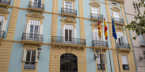 Acuerdo para que ayuntamientos valencianos reduzcan el consumo energético de sus edificios