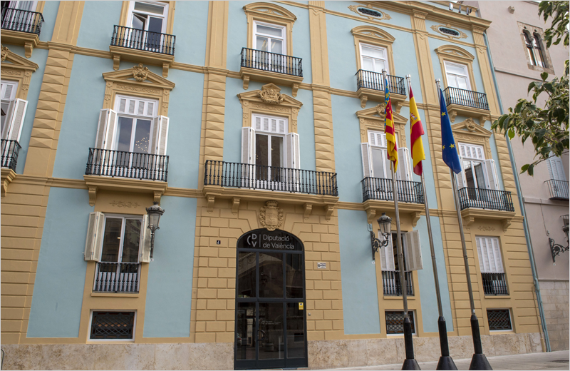 Un acuerdo permitirá a los ayuntamientos valencianos reducir el consumo energético de sus edificios públicos