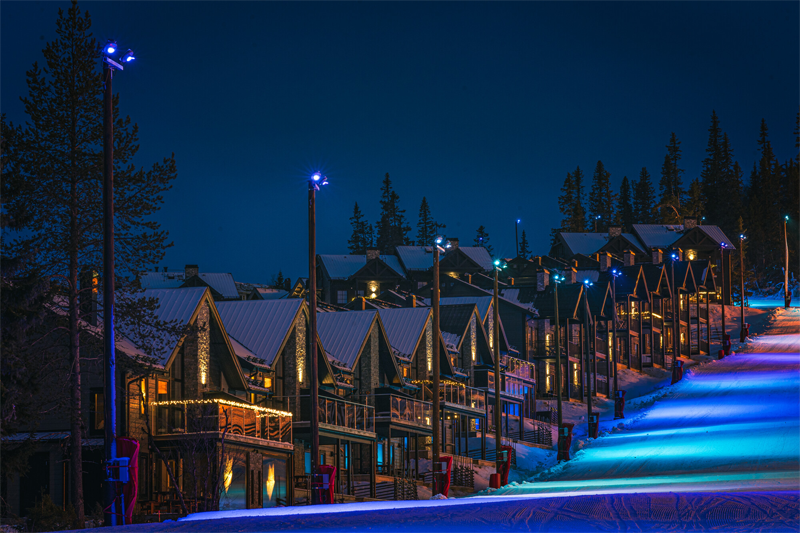 LEDVANCE ilumina la pista de esquí de la estación sueca de Vemdalen con 64 proyectores LED RGB