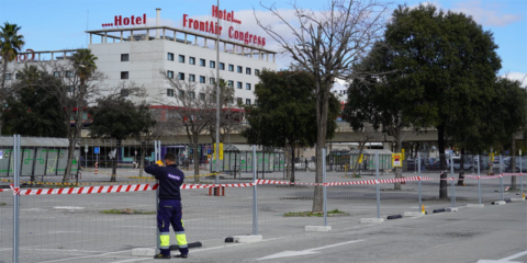 Comienzan las obras de una pérgola fotovoltaica en el aparcamiento de Alcampo de Sant Boi de Llobregat